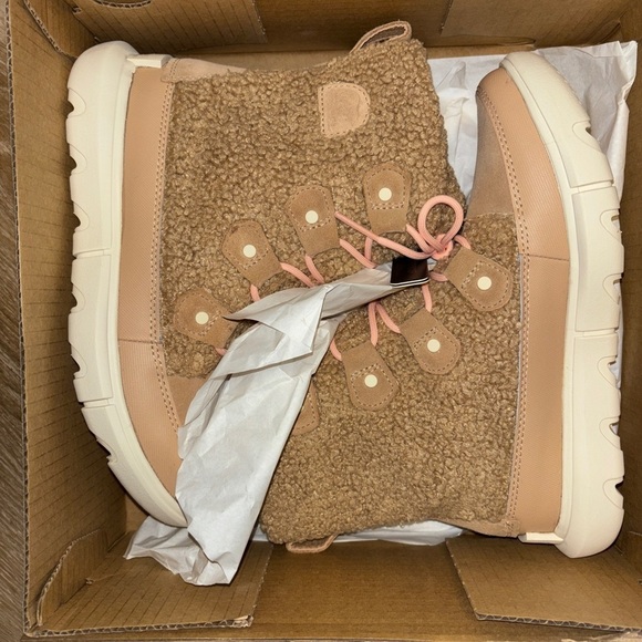 Size 7.5 Sorel Women's Nova Sand Explorer II Joan Cozy Boot - Picture 8 of 10